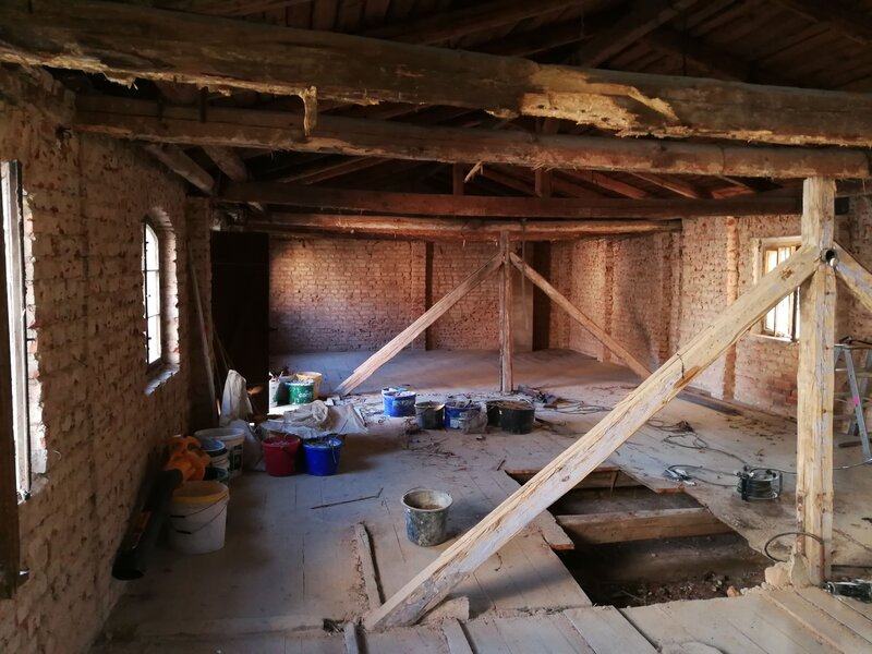 Rückbau des alte Fußboden in der jetzigen Ferienwohnung "Landblick"  